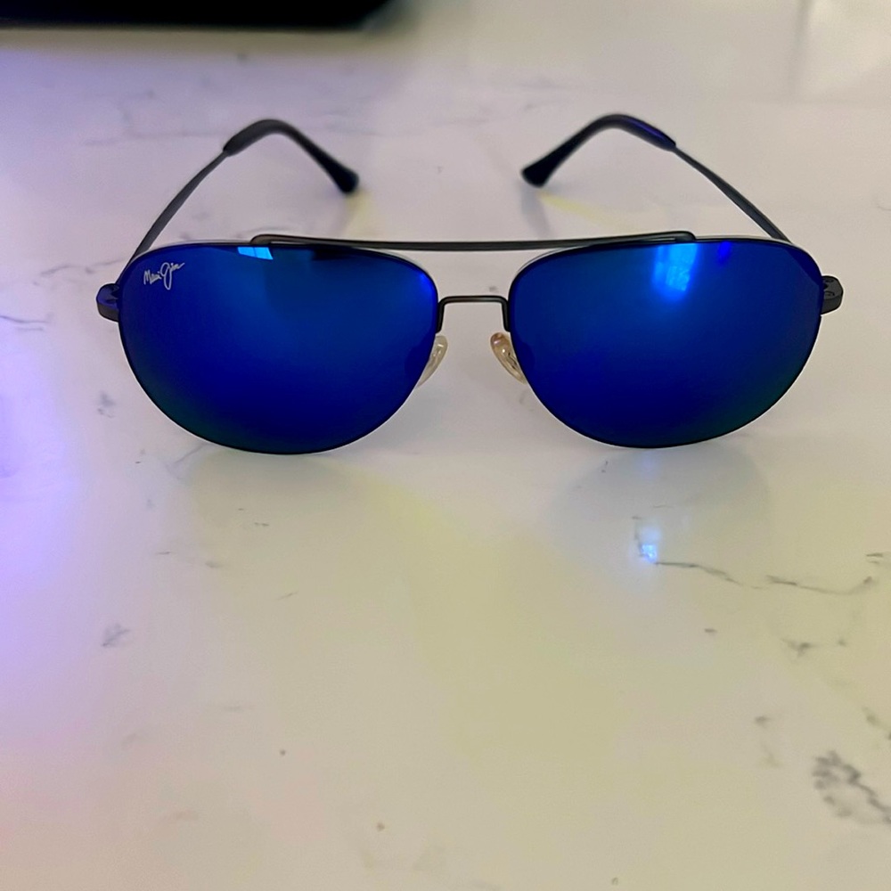 Like new Maui Jim, Cinder cone sunglasses. Can be men or women’s.